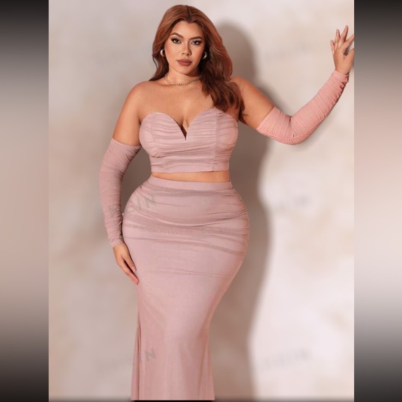 PINK OFF SHOULDER RUCHED CROP TOP & SKIRT MATCHING SET - Picture 5 of 9